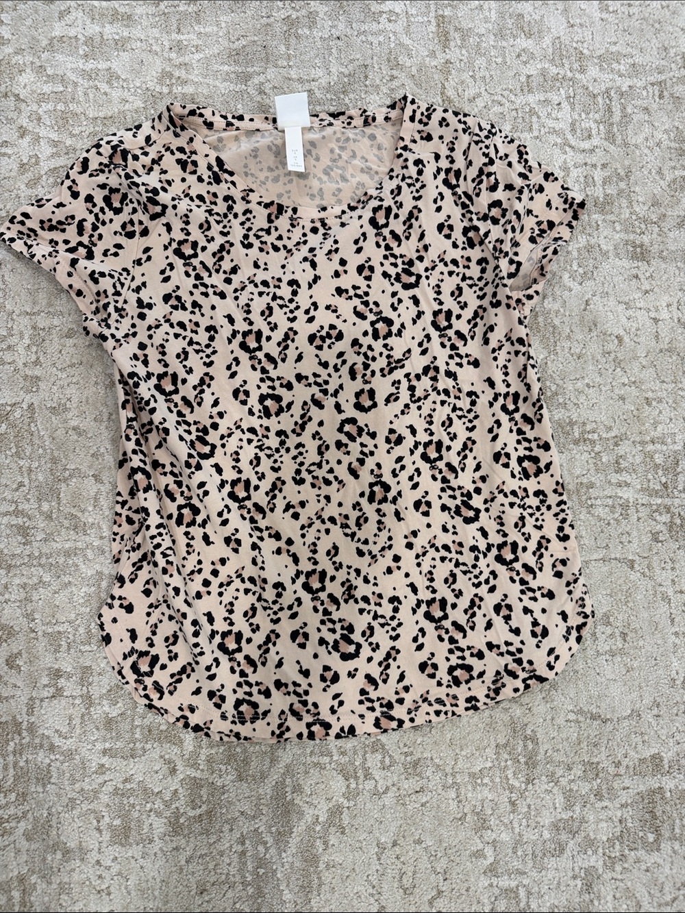 H&M Beige and Black Leopard Print Short Sleeve Tee